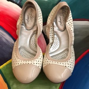 Dexflex comfort size 8. Never worn